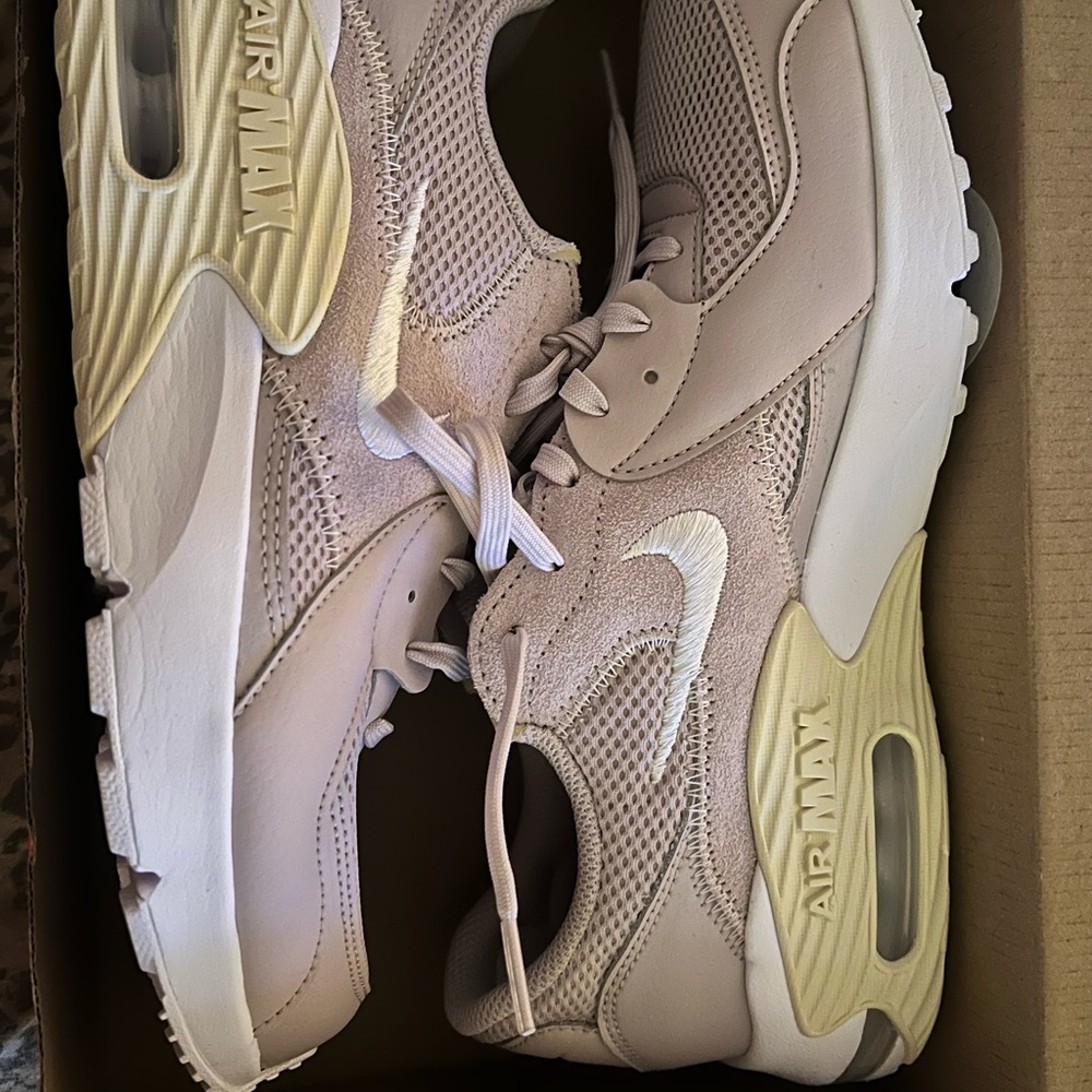 WMNS Nike Air Max Excee